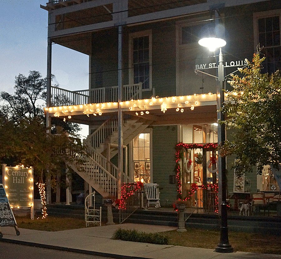 Downtown Bay St. Louis lighting